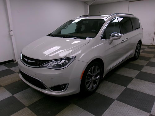2017 Chrysler Pacifica Limited FWD