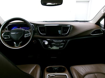 2017 Chrysler Pacifica Limited FWD