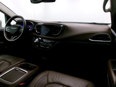 2017 Chrysler Pacifica Limited FWD