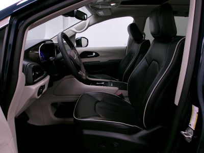 2024 Chrysler Pacifica Limited AWD