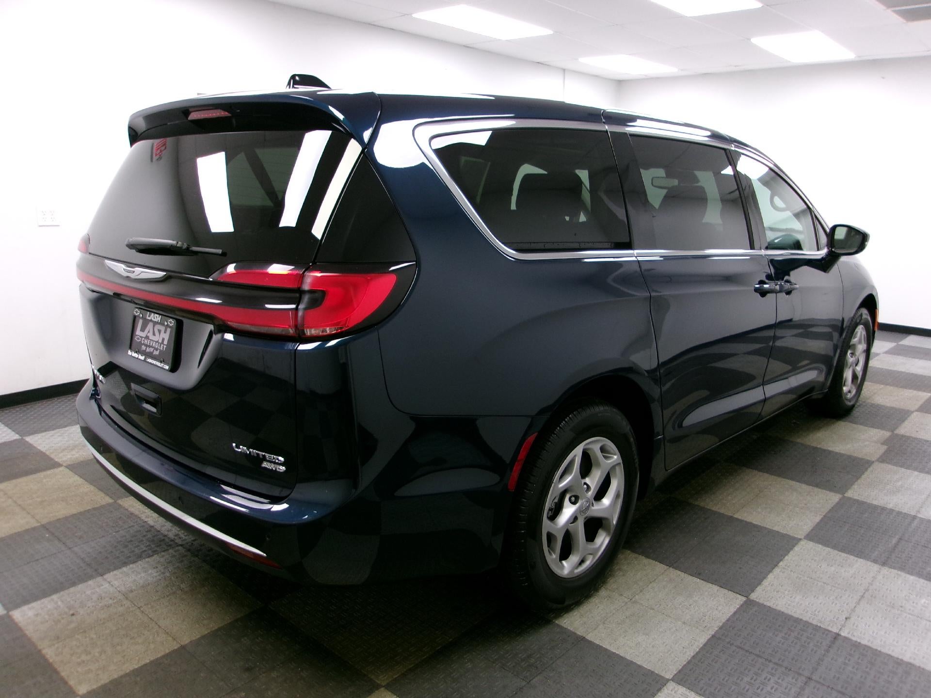 2024 Chrysler Pacifica Limited AWD