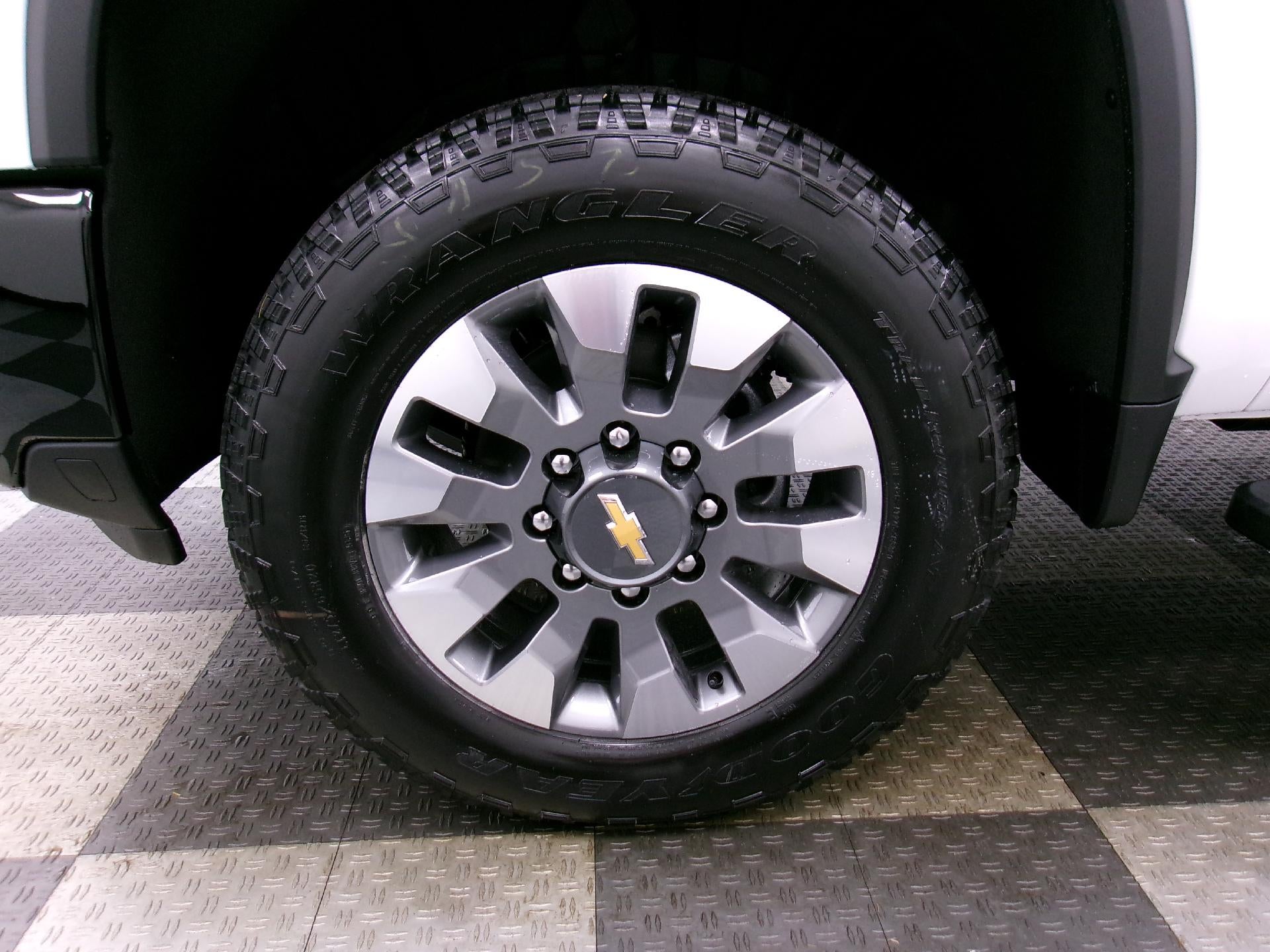 2026 Chevrolet Silverado 2500 HD Crew Cab Standard Box 4-Wheel Drive Custom