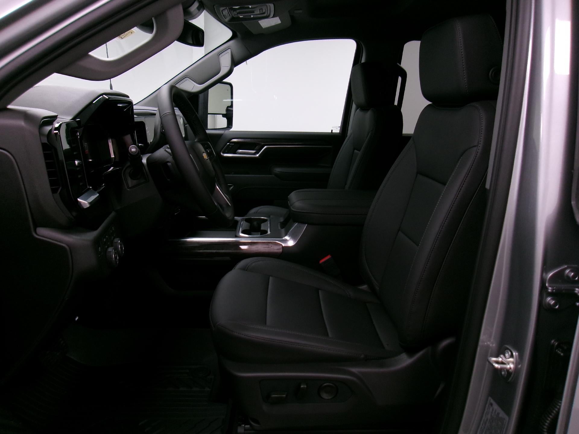 2026 Chevrolet Silverado 2500 HD Crew Cab Standard Box 4-Wheel Drive LTZ