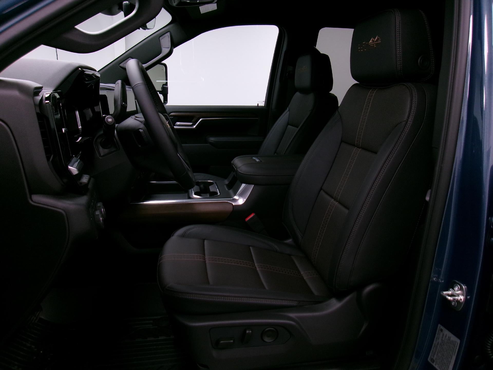 2026 Chevrolet Silverado 2500 HD Crew Cab Standard Box 4-Wheel Drive High Country