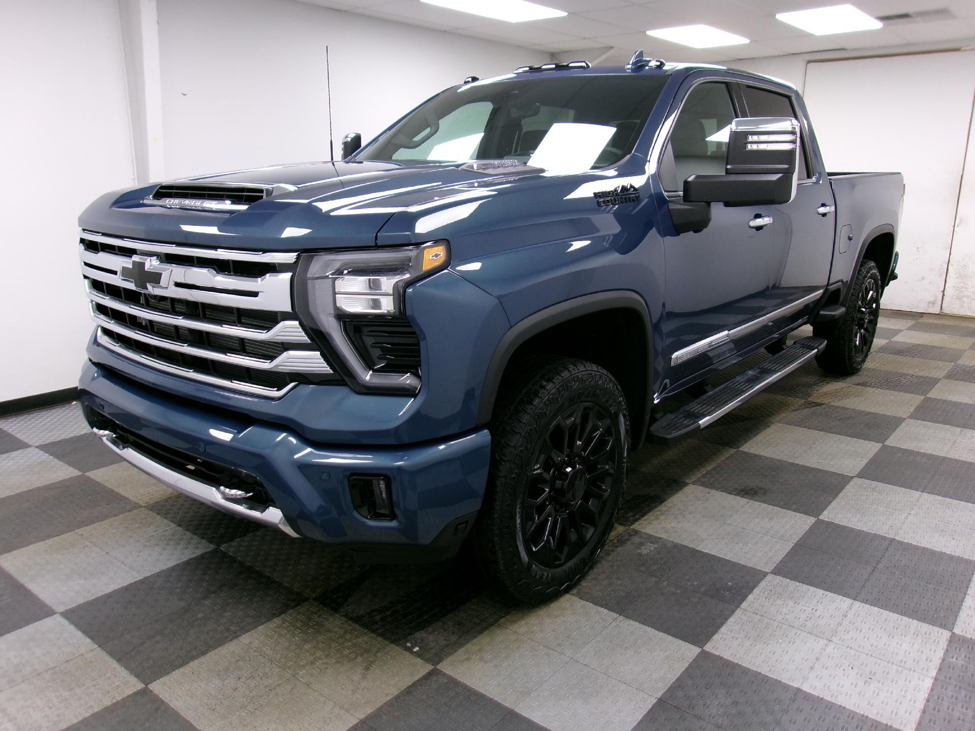 2026 Chevrolet Silverado 2500 HD Crew Cab Standard Box 4-Wheel Drive High Country