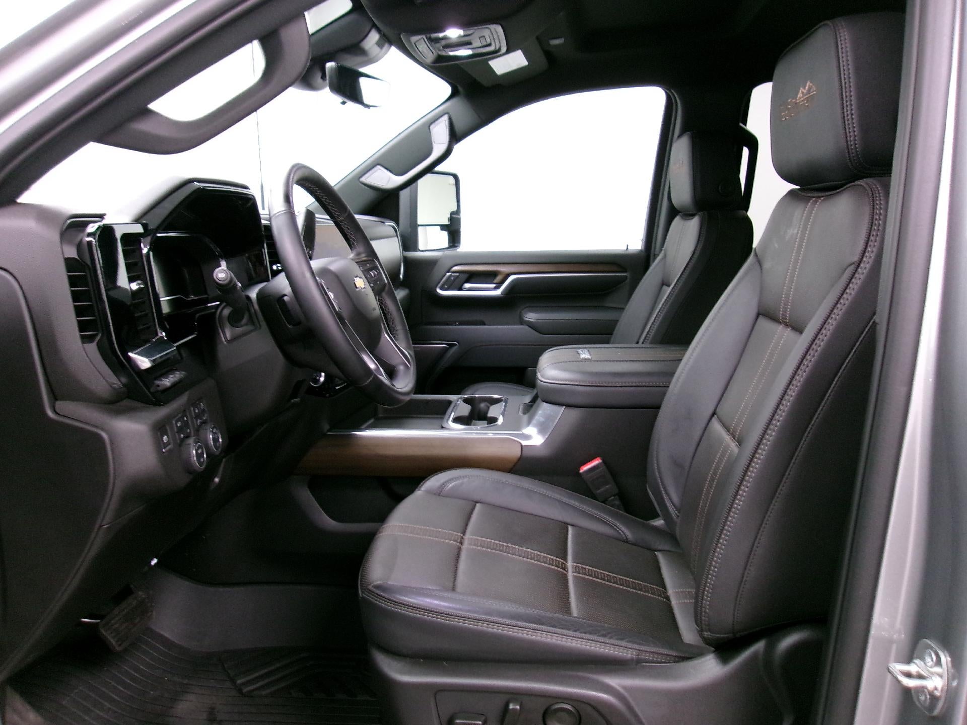 2025 Chevrolet Silverado 2500 HD Crew Cab Standard Box 4-Wheel Drive High Country