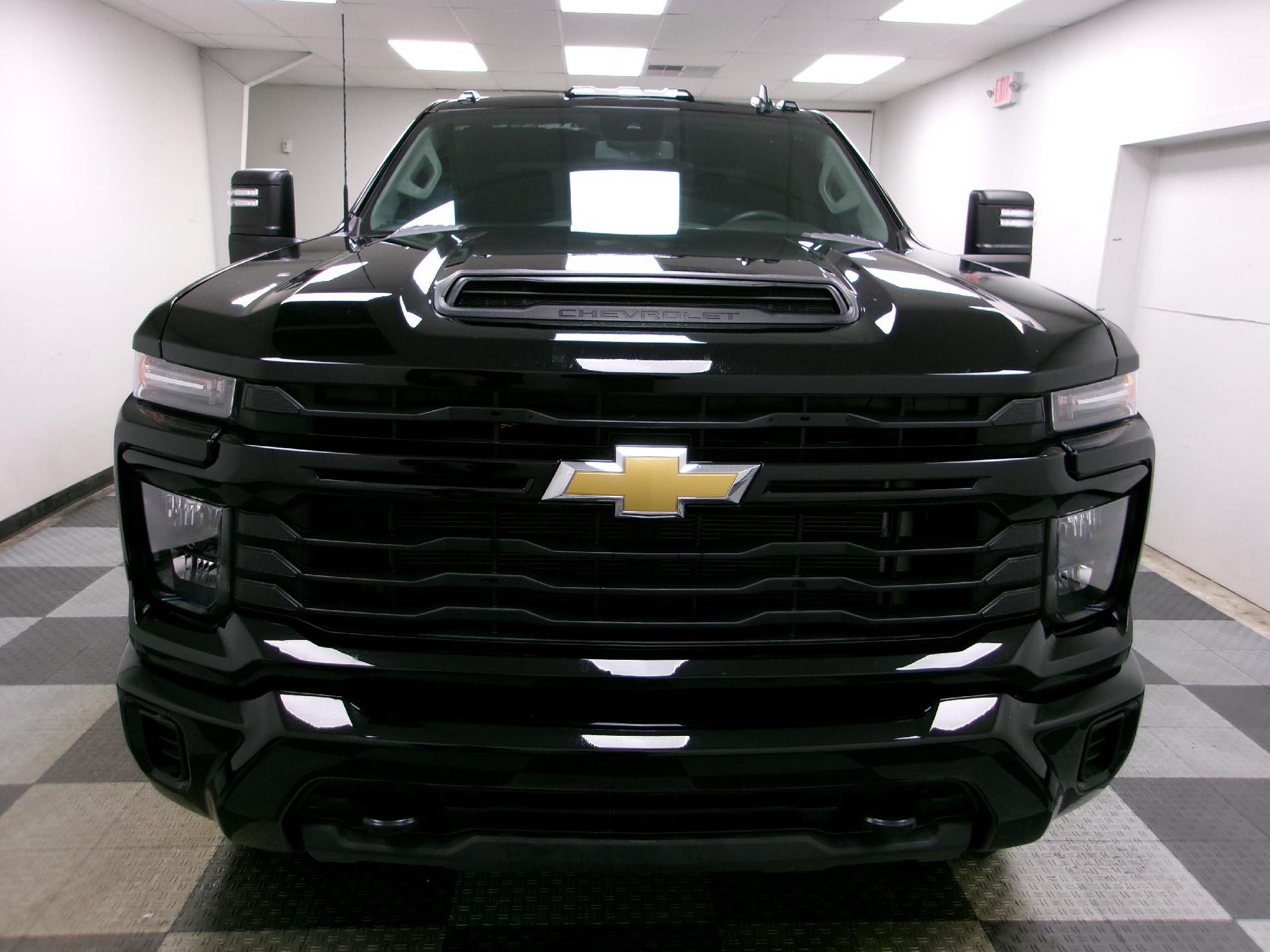 2024 Chevrolet Silverado 2500 HD Crew Cab Standard Box 4-Wheel Drive Custom