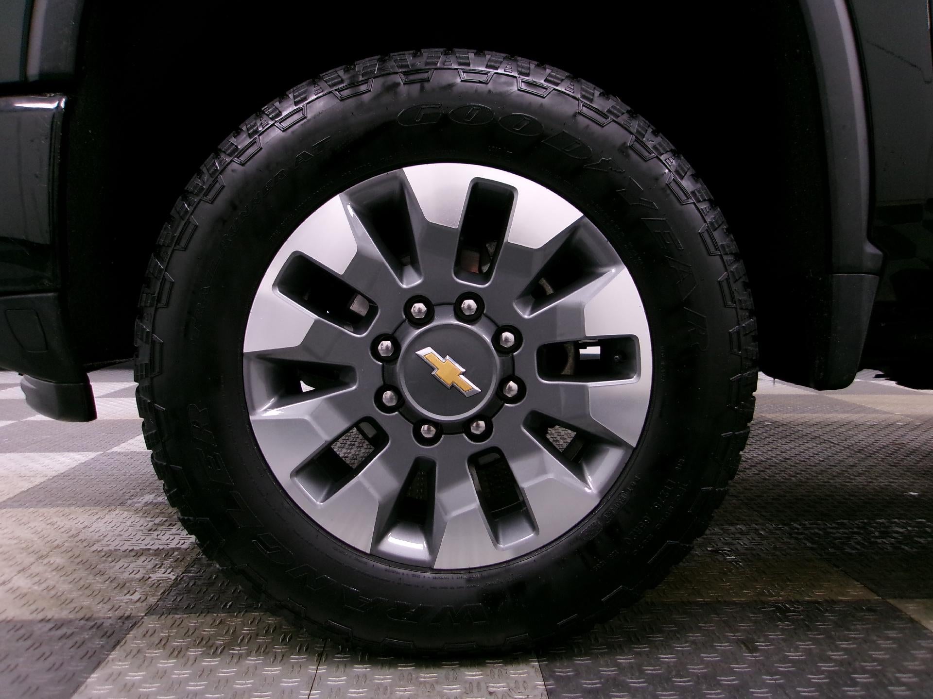 2024 Chevrolet Silverado 2500 HD Crew Cab Standard Box 4-Wheel Drive Custom