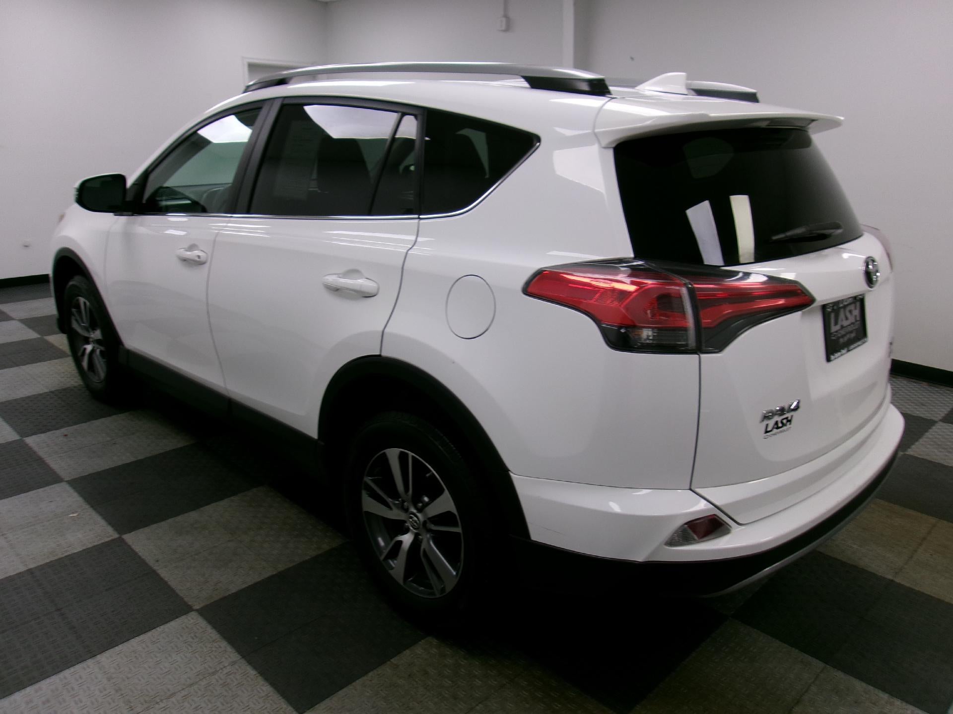 2018 Toyota RAV4 XLE AWD (Natl)