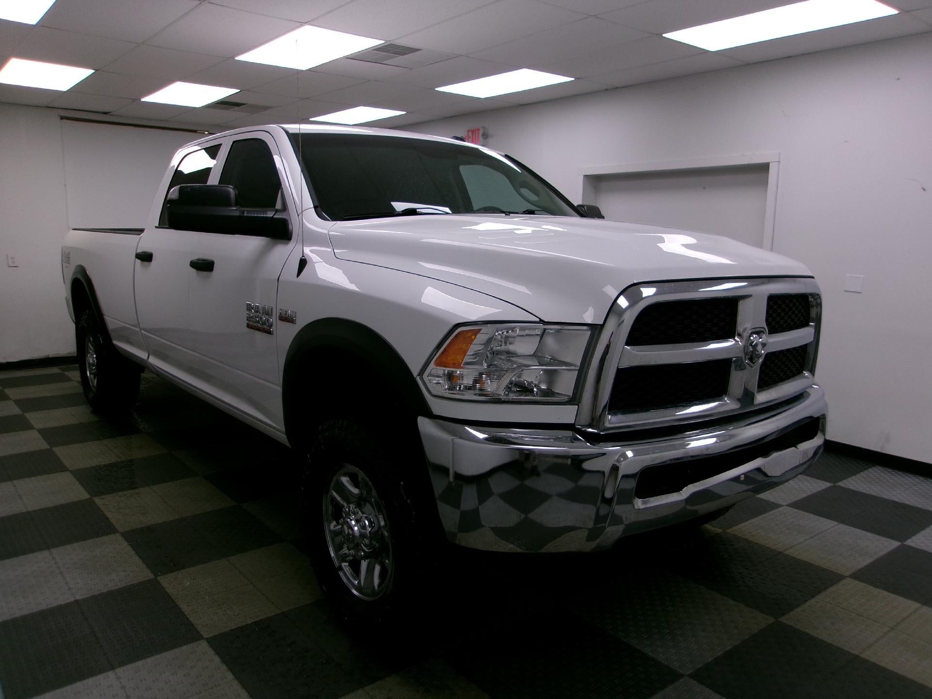 2018 RAM 2500 Tradesman 4x4 Crew Cab 8' Box