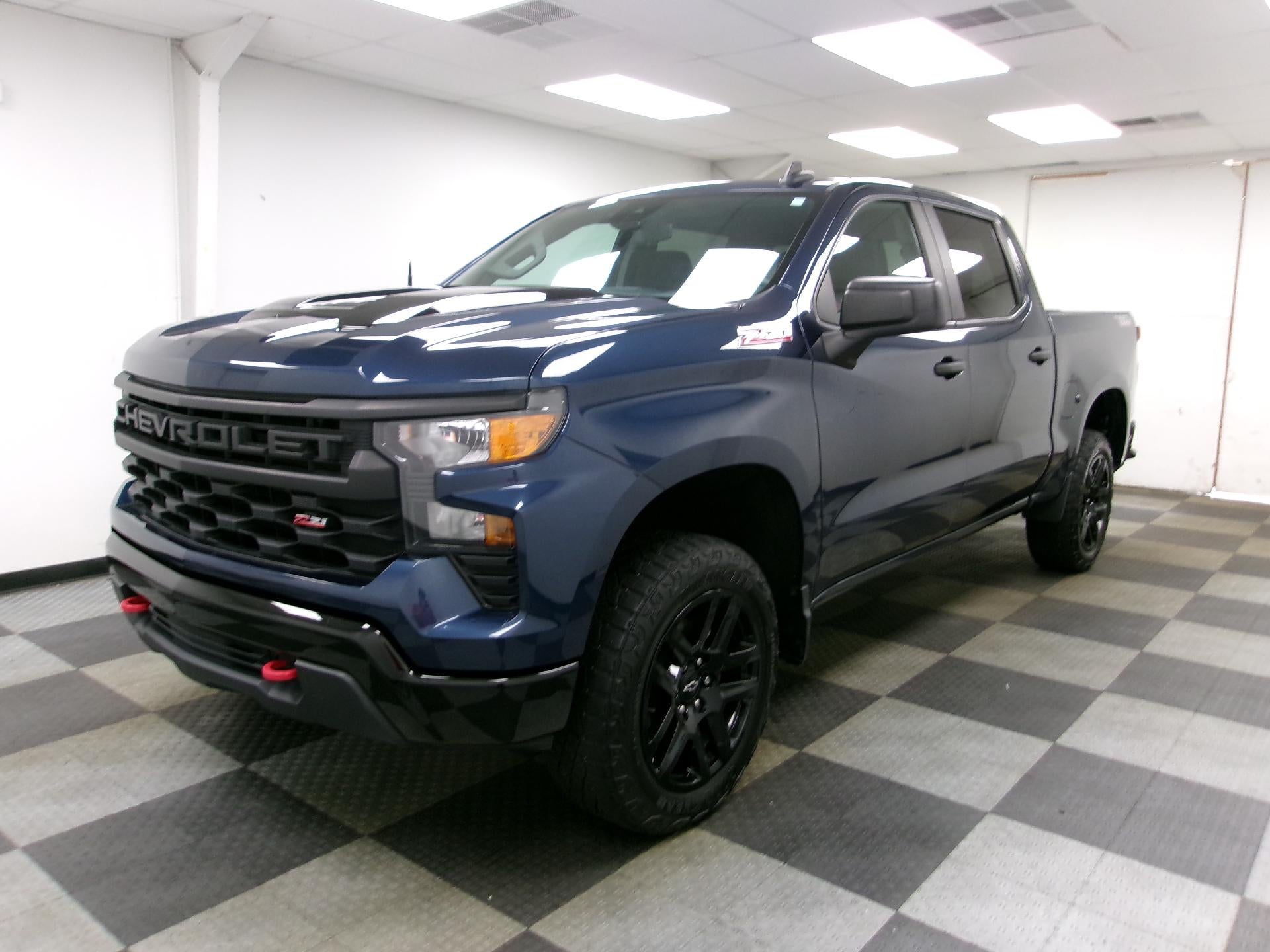 2022 Chevrolet Silverado 1500 Crew Cab Short Box 4-Wheel Drive Custom Trail Boss