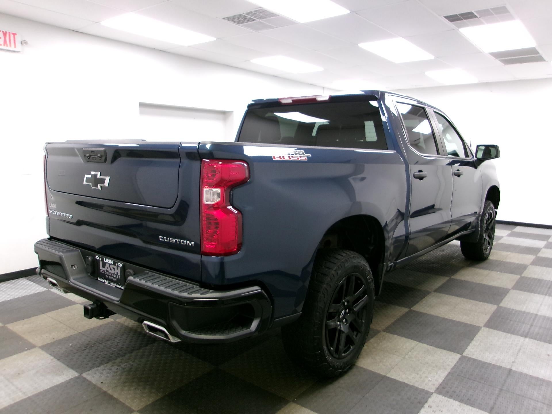 2022 Chevrolet Silverado 1500 Crew Cab Short Box 4-Wheel Drive Custom Trail Boss