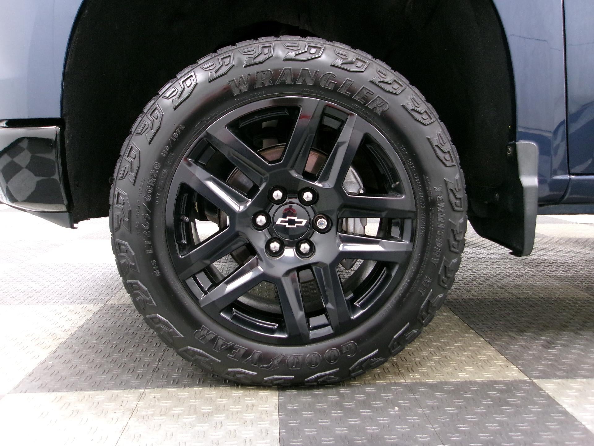 2022 Chevrolet Silverado 1500 Crew Cab Short Box 4-Wheel Drive Custom Trail Boss