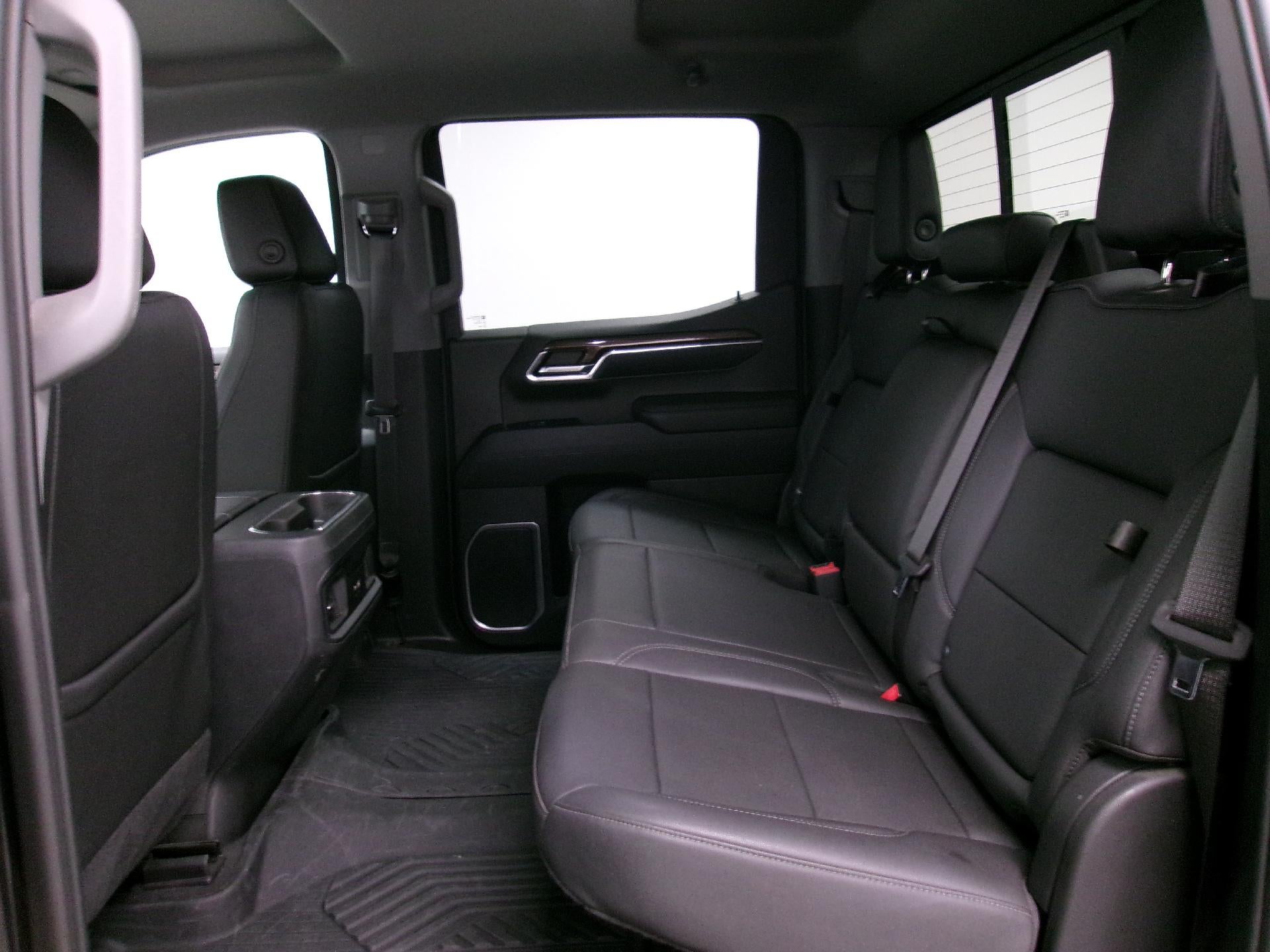 2022 Chevrolet Silverado 1500 Crew Cab Standard Box 4-Wheel Drive RST