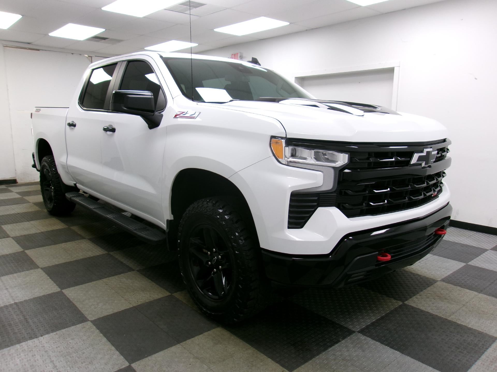 2024 Chevrolet Silverado 1500 Crew Cab Short Box 4-Wheel Drive LT Trail Boss