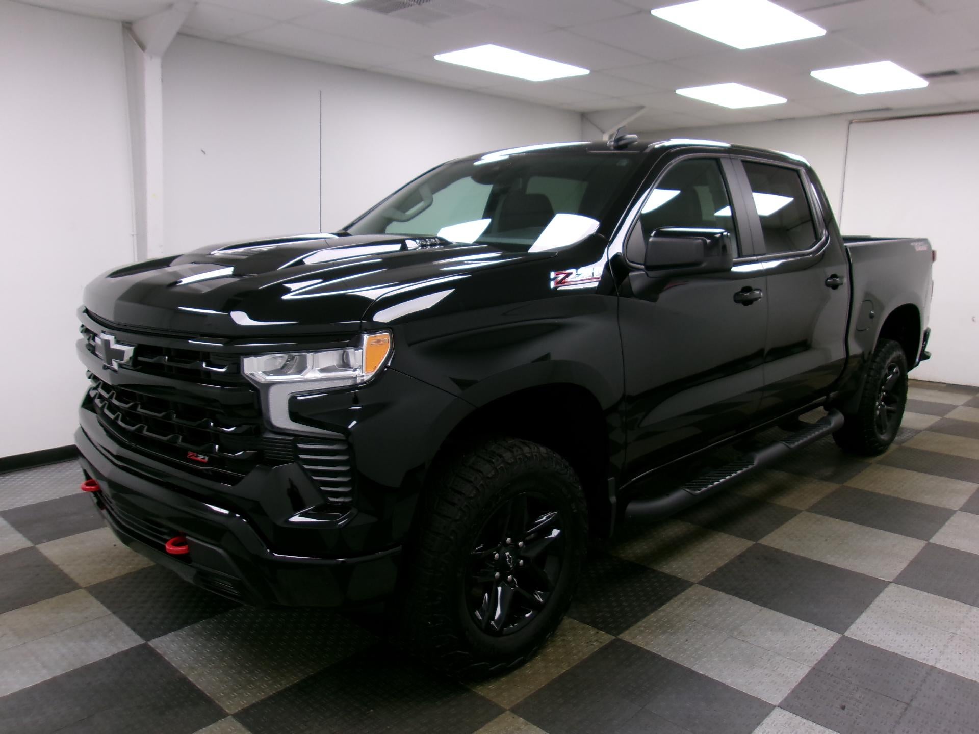2024 Chevrolet Silverado 1500 Crew Cab Short Box 4-Wheel Drive LT Trail Boss