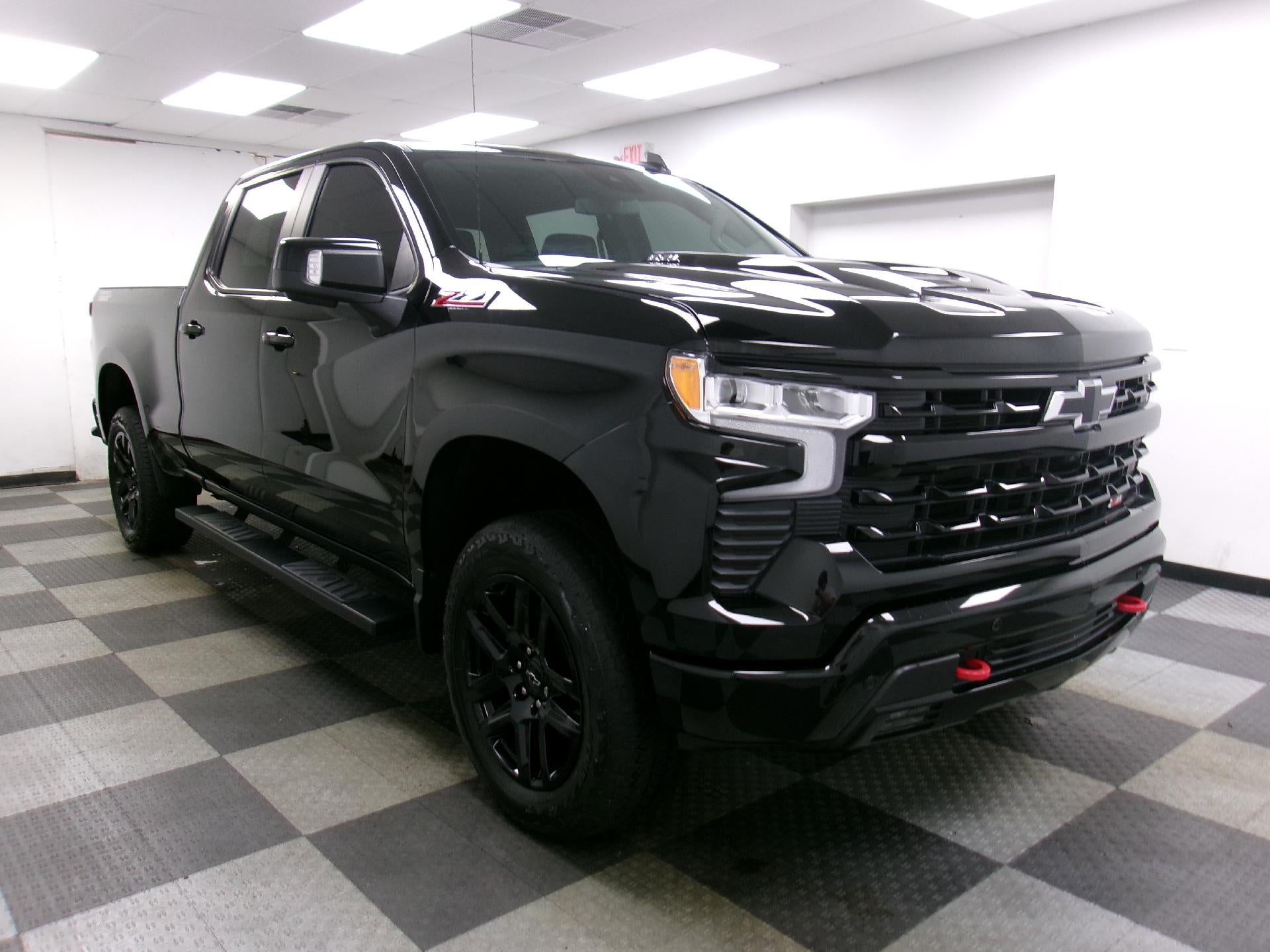 2024 Chevrolet Silverado 1500 Crew Cab Standard Box 4-Wheel Drive LT Trail Boss
