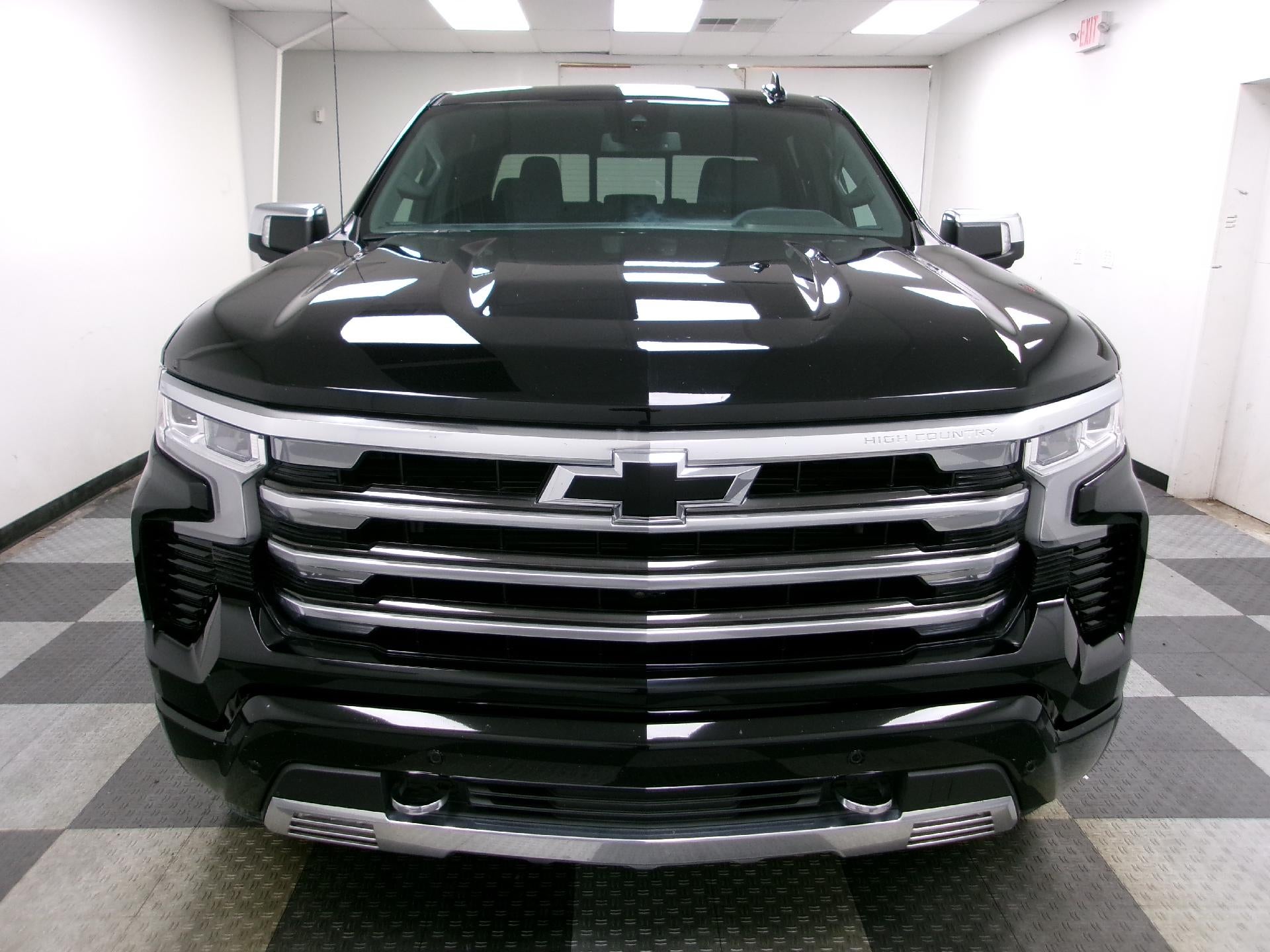 2023 Chevrolet Silverado 1500 Crew Cab Standard Box 4-Wheel Drive High Country