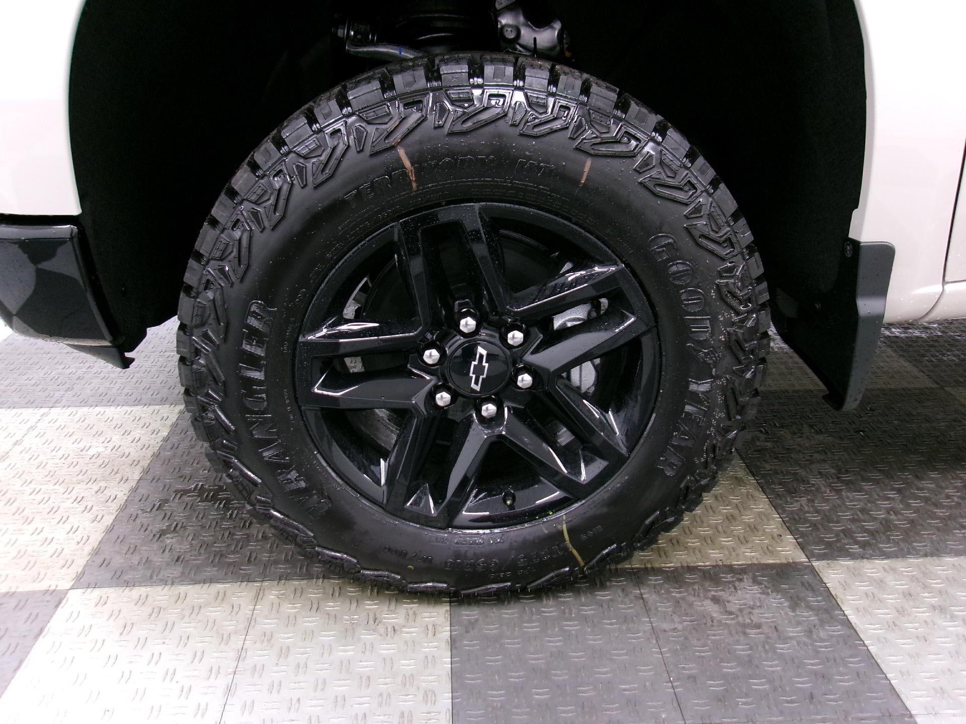 2026 Chevrolet Silverado 1500 Crew Cab Short Box 4-Wheel Drive Custom Trail Boss