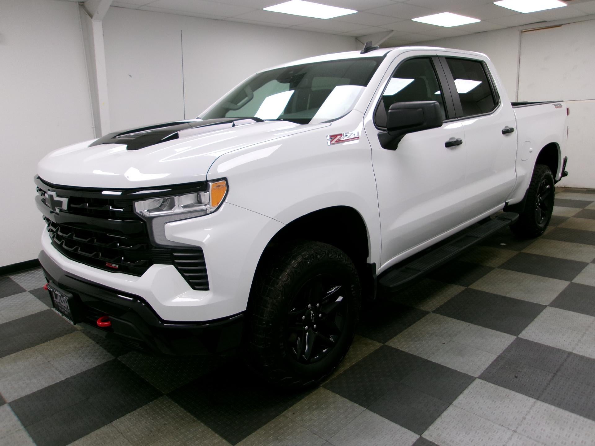 2025 Chevrolet Silverado 1500 Crew Cab Short Box 4-Wheel Drive LT Trail Boss