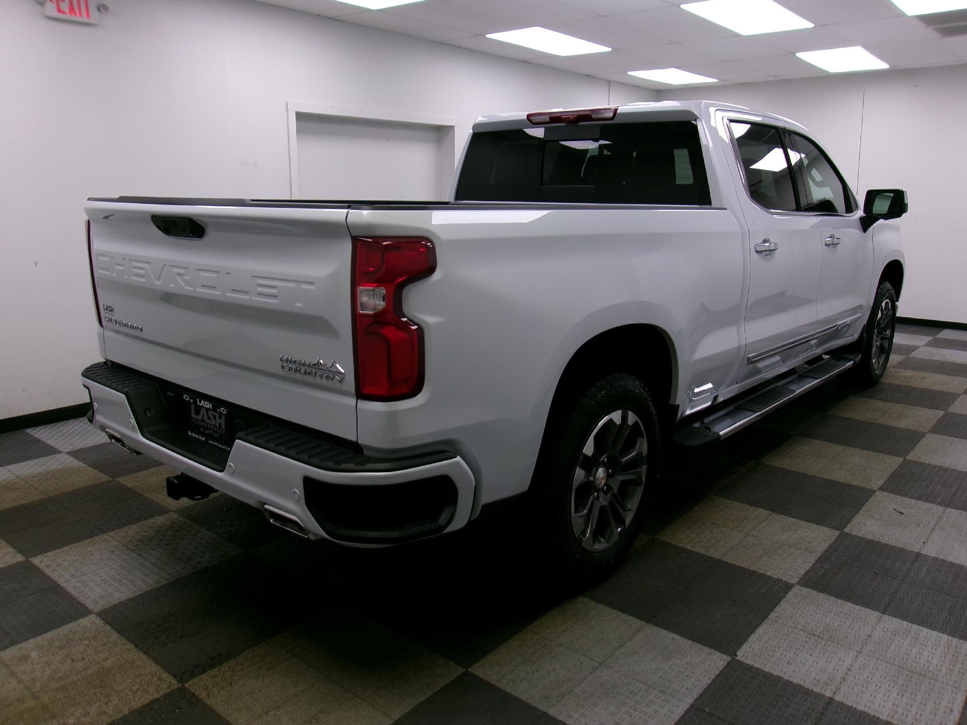 2026 Chevrolet Silverado 1500 Crew Cab Standard Box 4-Wheel Drive High Country