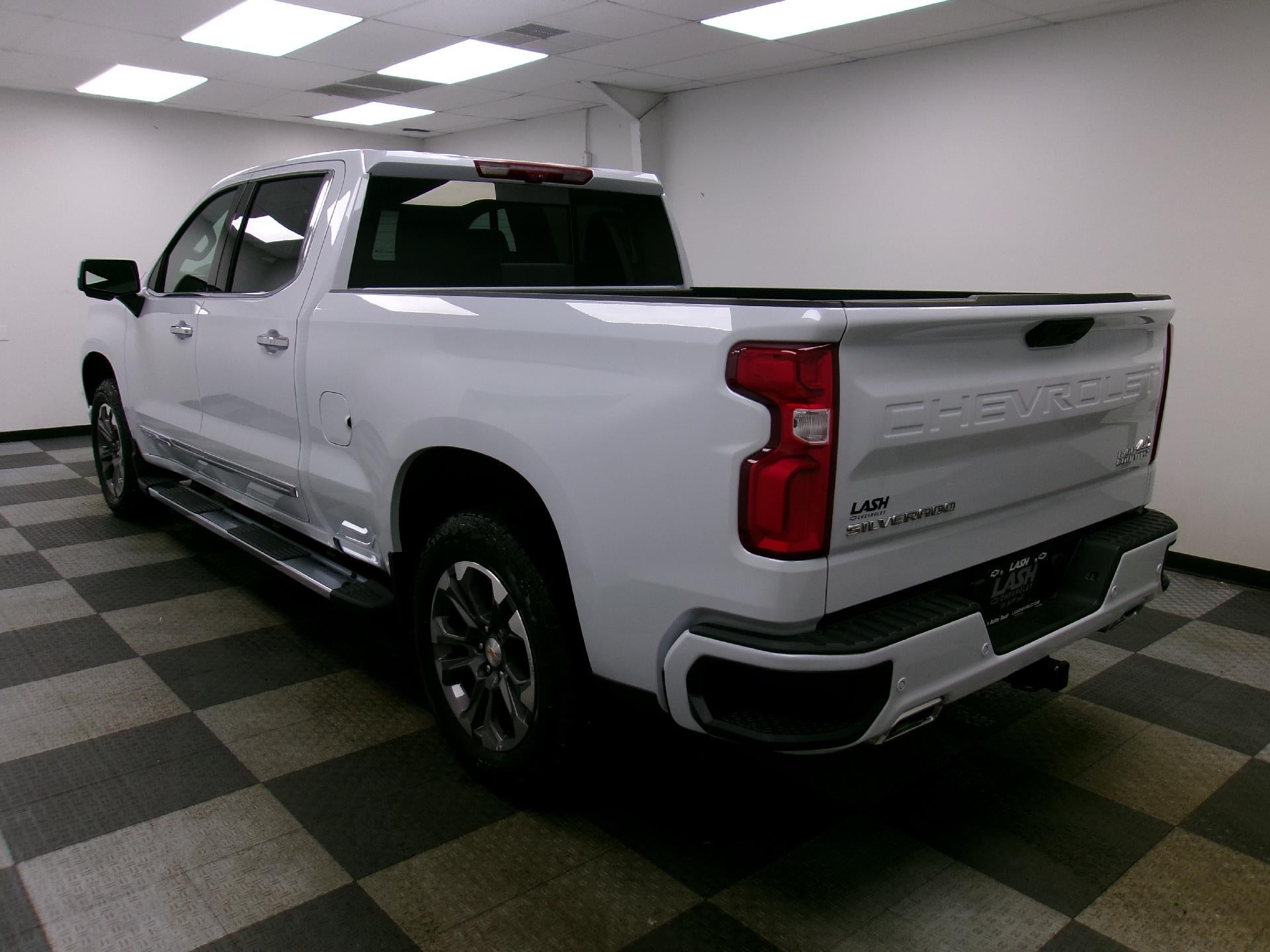 2026 Chevrolet Silverado 1500 Crew Cab Standard Box 4-Wheel Drive High Country