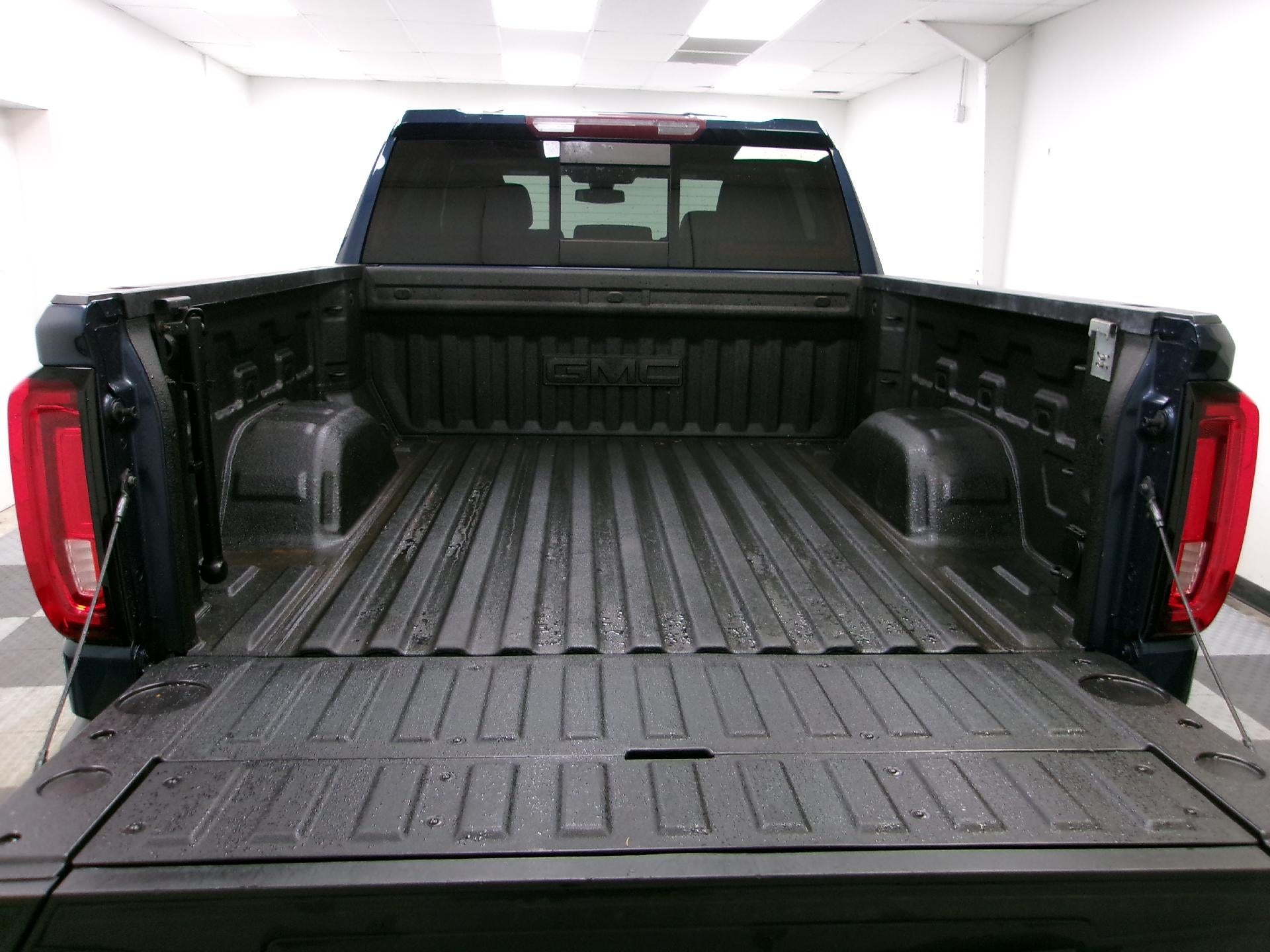 2019 GMC Sierra 1500 Crew Cab Short Box 4-Wheel Drive SLT