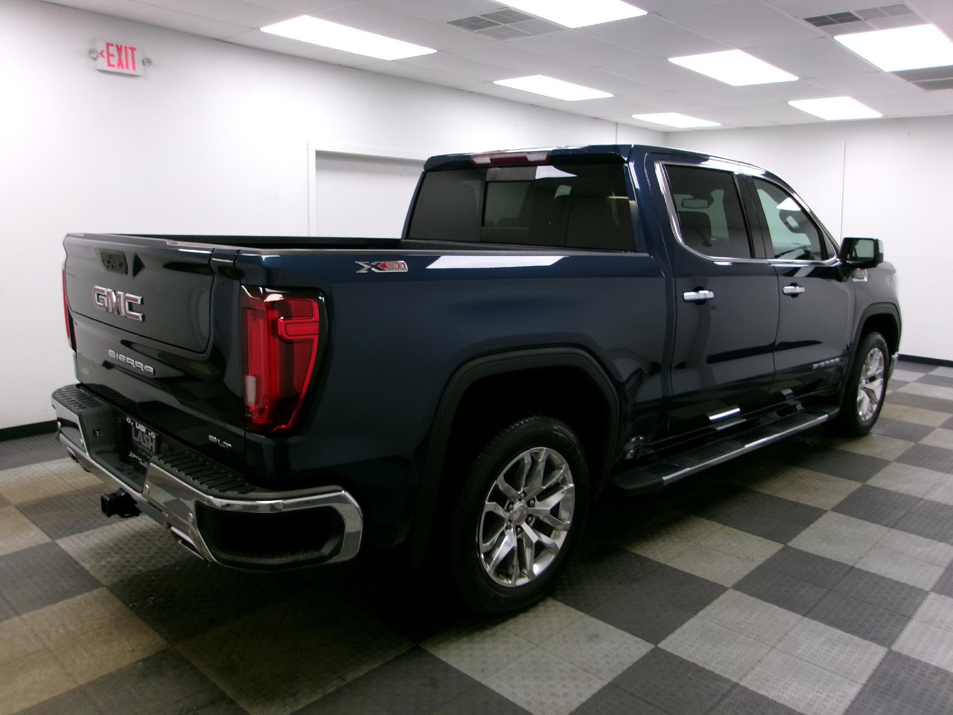 2019 GMC Sierra 1500 Crew Cab Short Box 4-Wheel Drive SLT