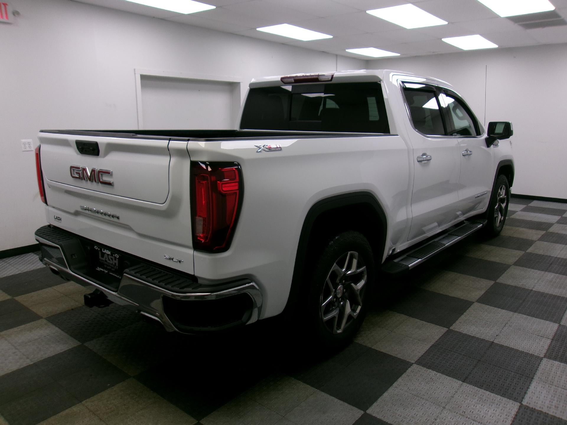 2023 GMC Sierra 1500 Crew Cab Short Box 4-Wheel Drive SLT