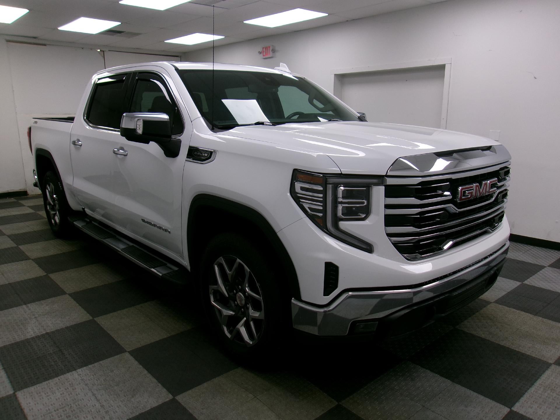 2023 GMC Sierra 1500 Crew Cab Short Box 4-Wheel Drive SLT