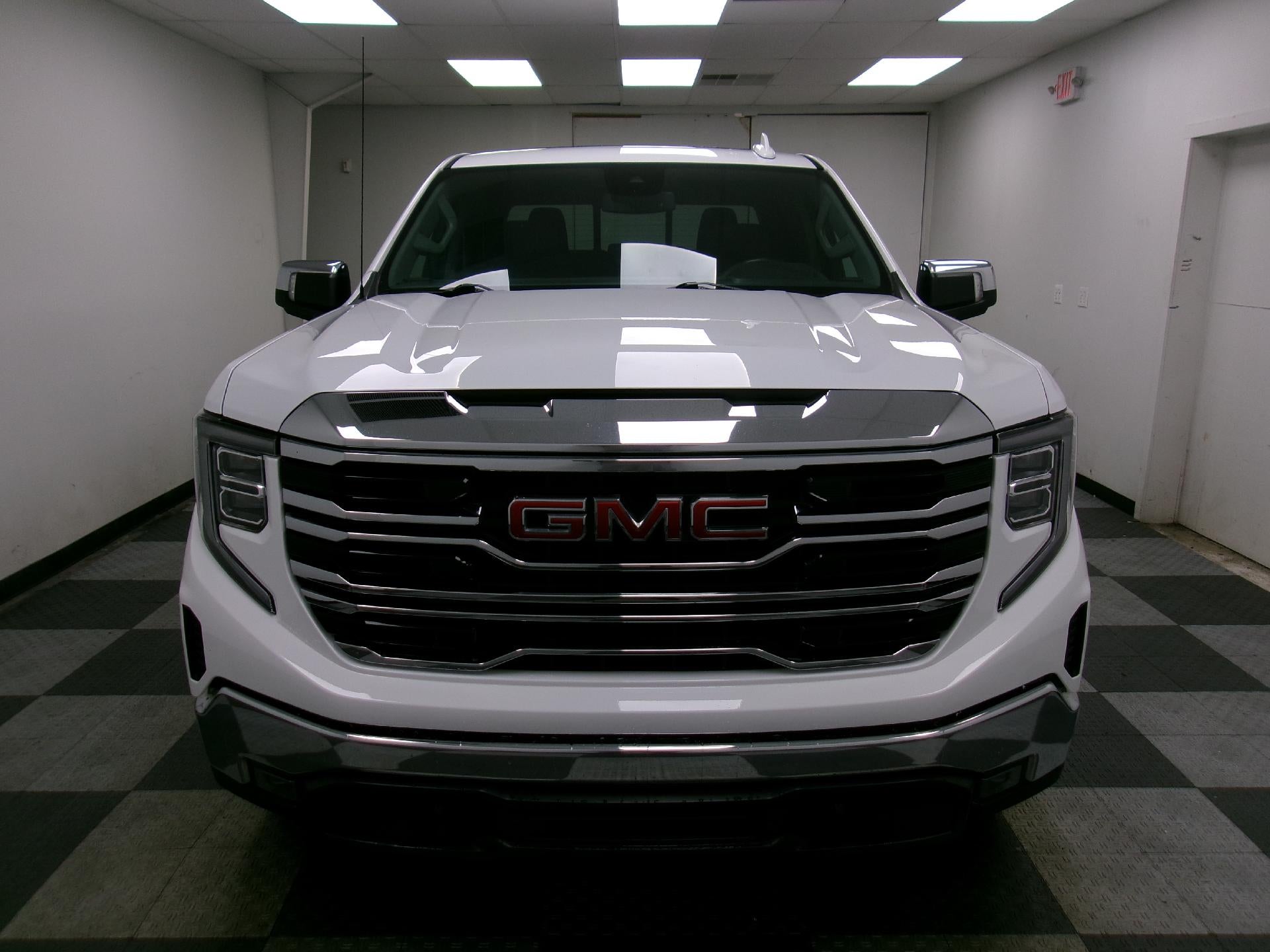 2023 GMC Sierra 1500 Crew Cab Short Box 4-Wheel Drive SLT