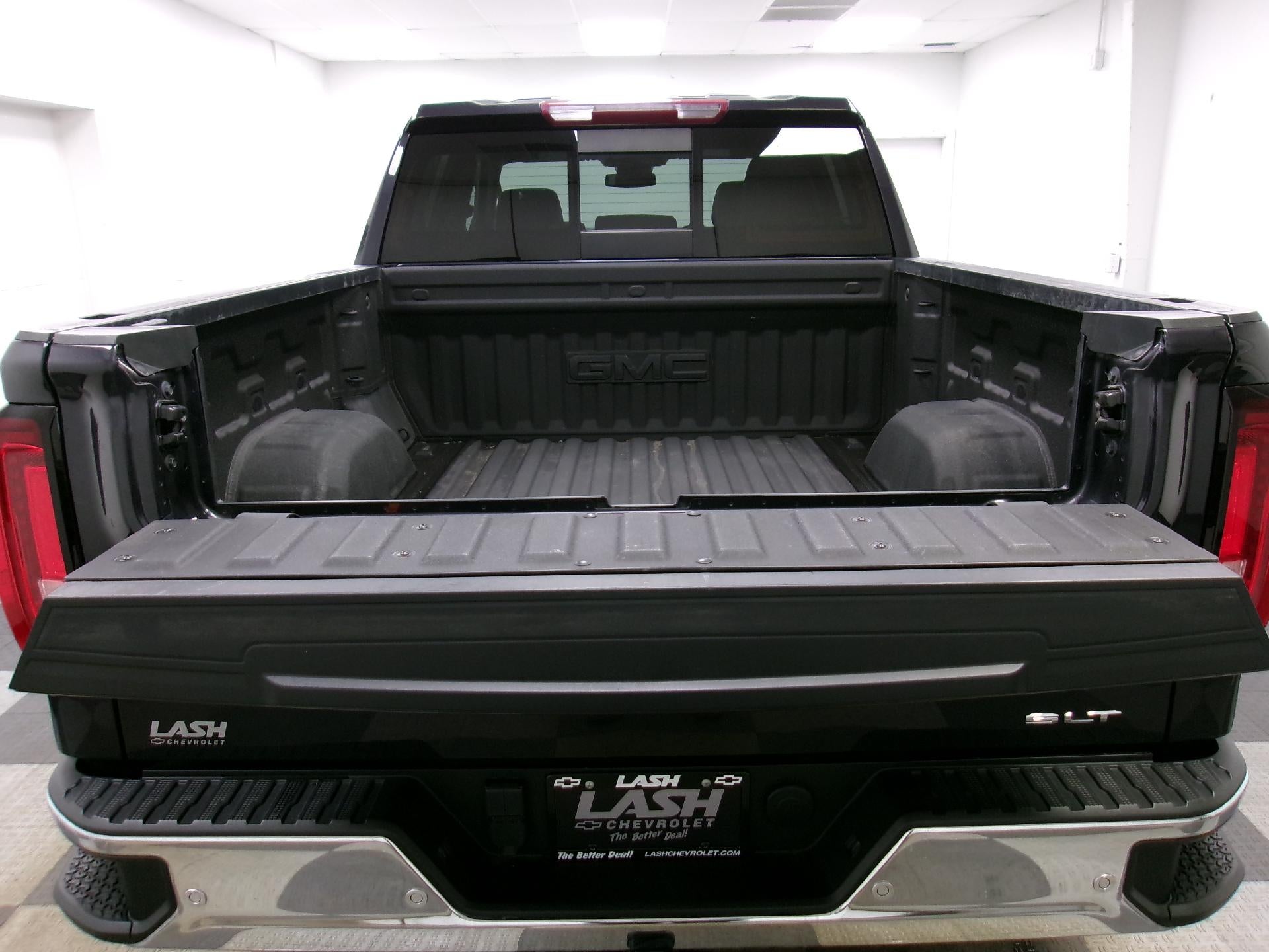 2022 GMC Sierra 1500 Crew Cab Short Box 4-Wheel Drive SLT