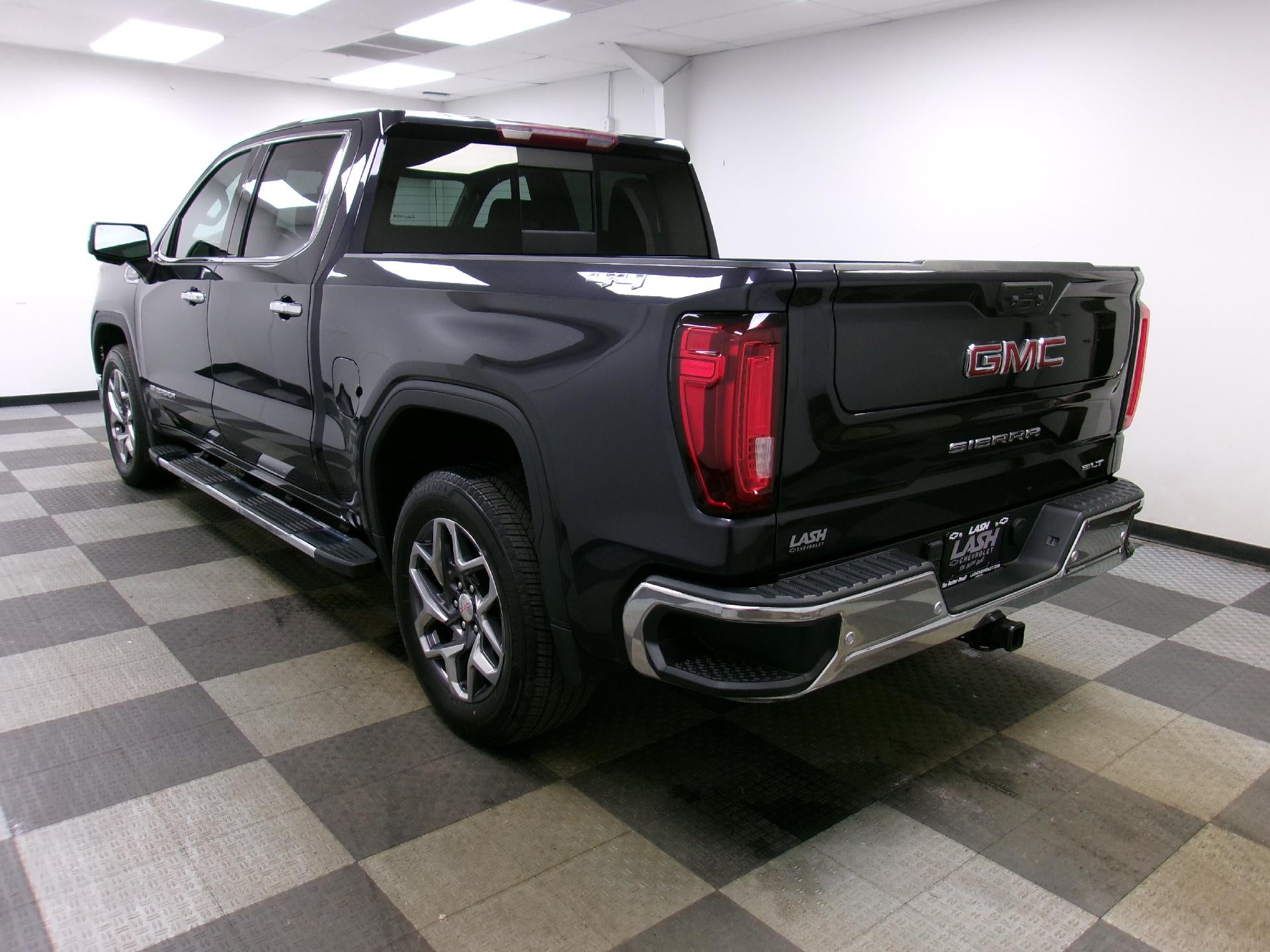 2022 GMC Sierra 1500 Crew Cab Short Box 4-Wheel Drive SLT