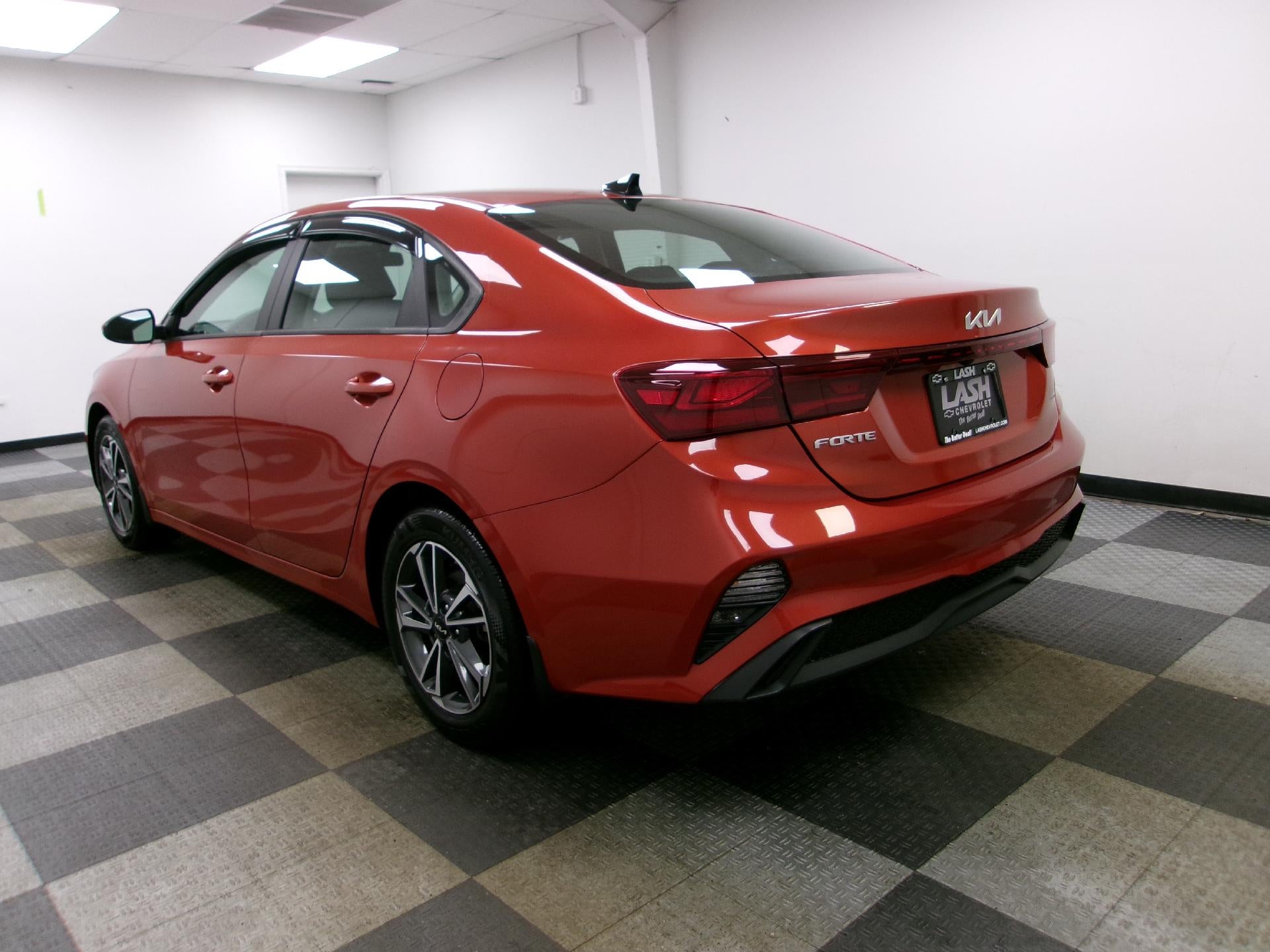 Used 2022 Kia FORTE LXS with VIN 3KPF24AD0NE496753 for sale in Johnstown, OH