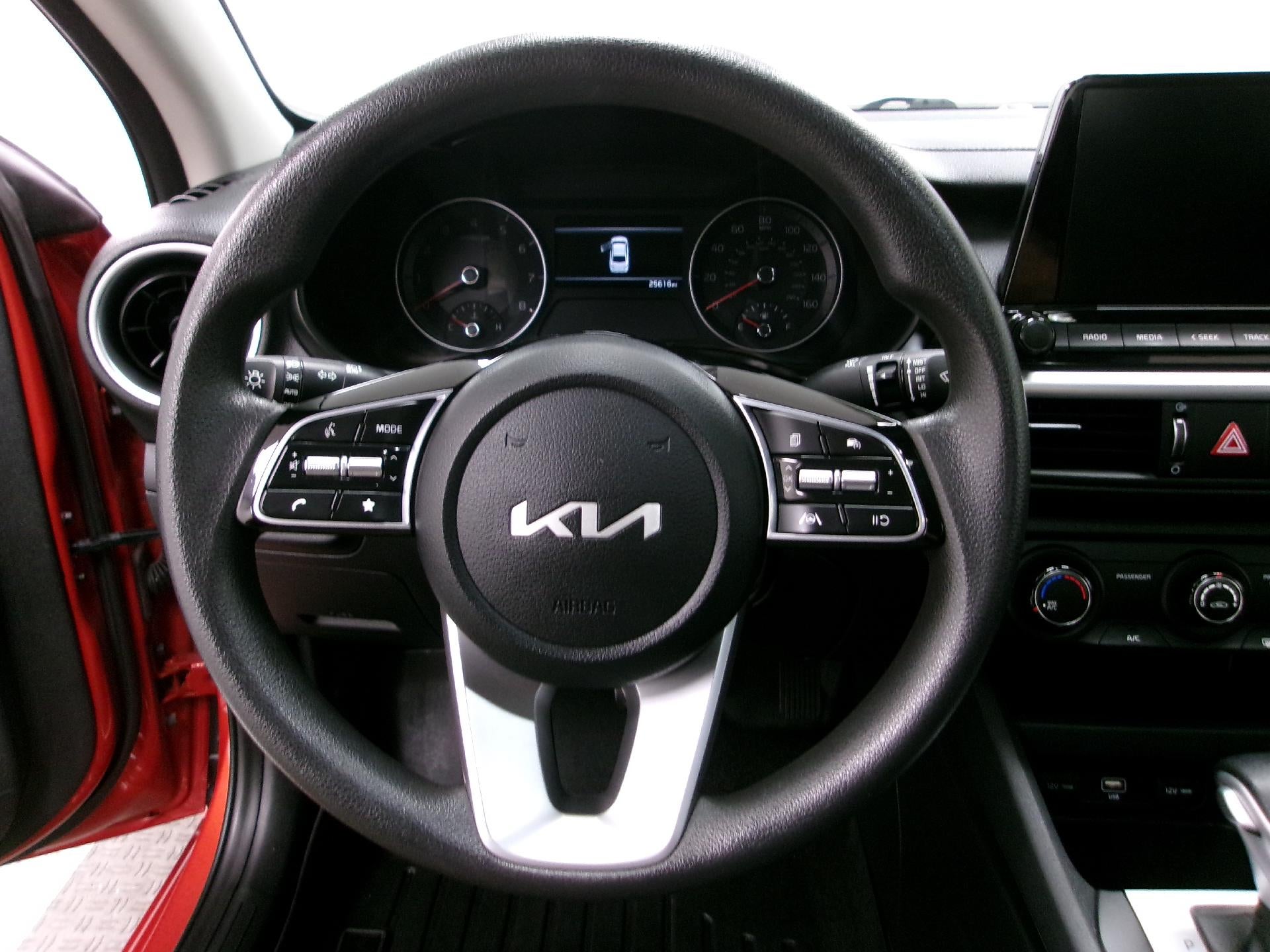 2022 Kia Forte LXS IVT
