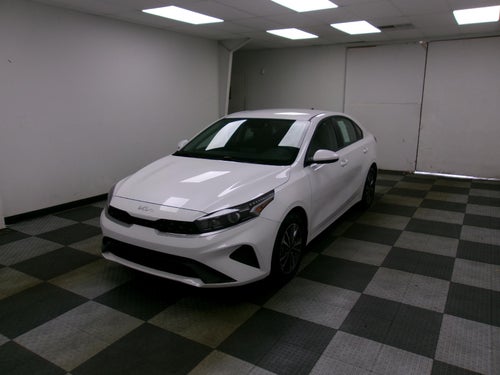 2024 Kia Forte LXS IVT