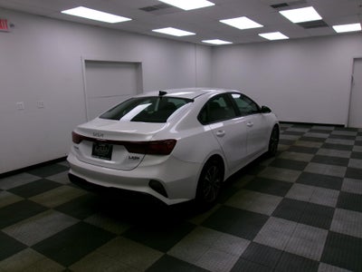 2024 Kia Forte LXS IVT