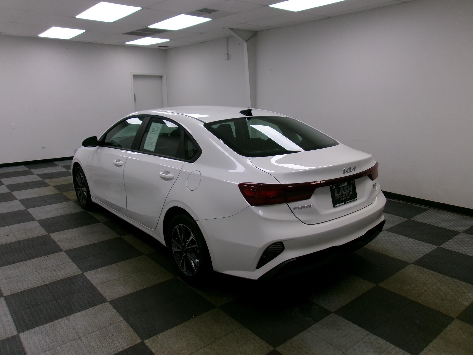 2024 Kia Forte LXS IVT