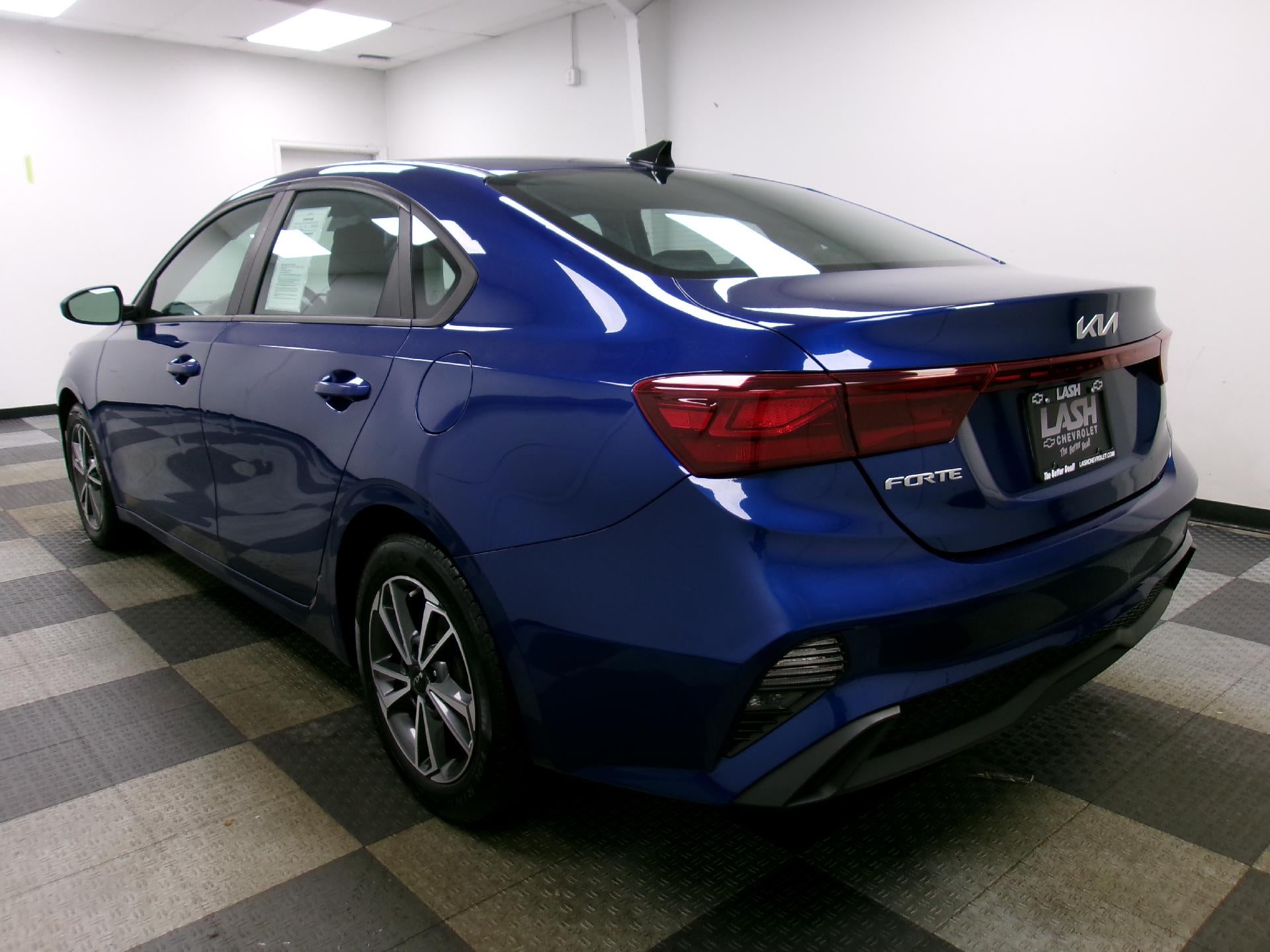 Used 2022 Kia FORTE LXS with VIN 3KPF24AD9NE453593 for sale in Johnstown, OH