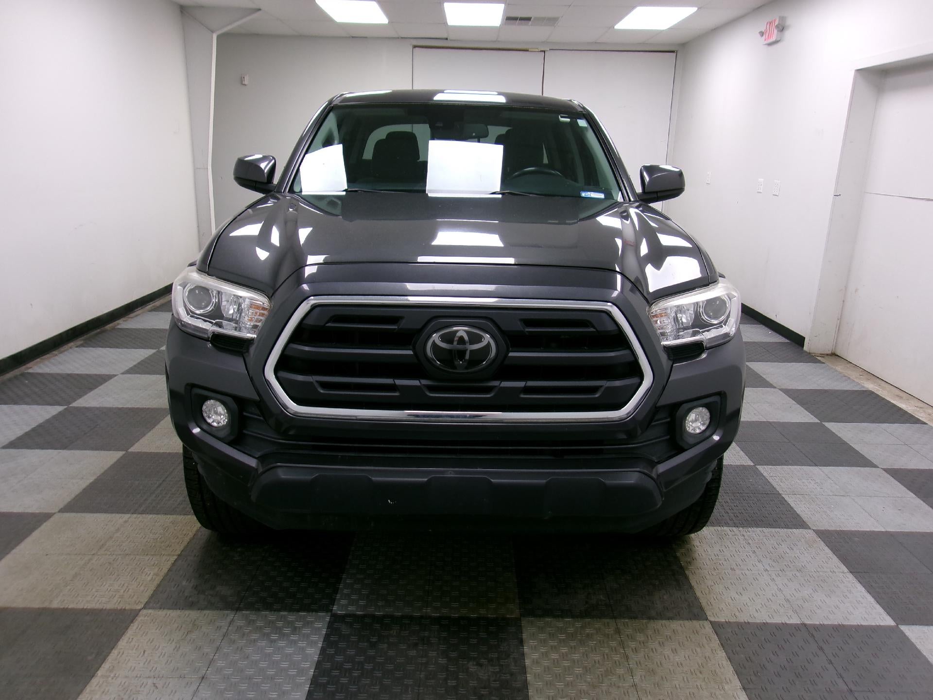 2018 Toyota Tacoma SR5 Double Cab 5' Bed V6 4x2 AT (GS)