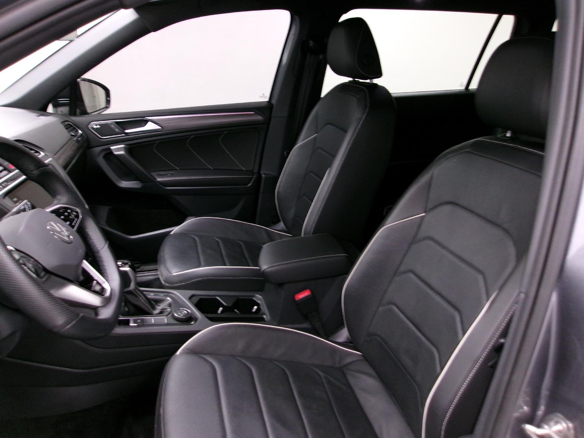 2024 Volkswagen Tiguan 2.0T SEL R-Line 4MOTION