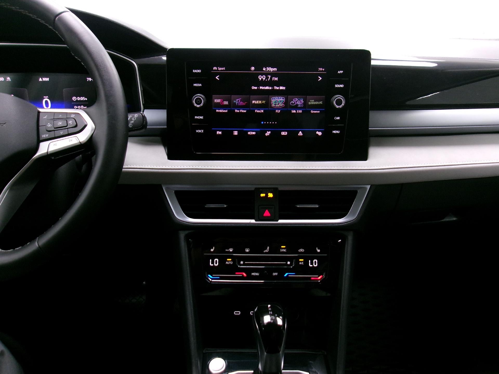2025 Volkswagen Taos SE 4MOTION