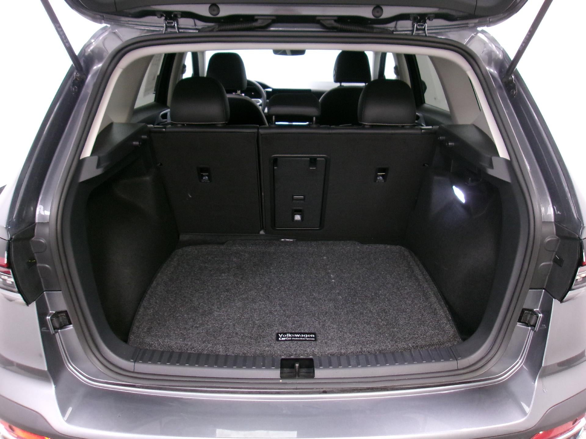 2025 Volkswagen Taos SE 4MOTION