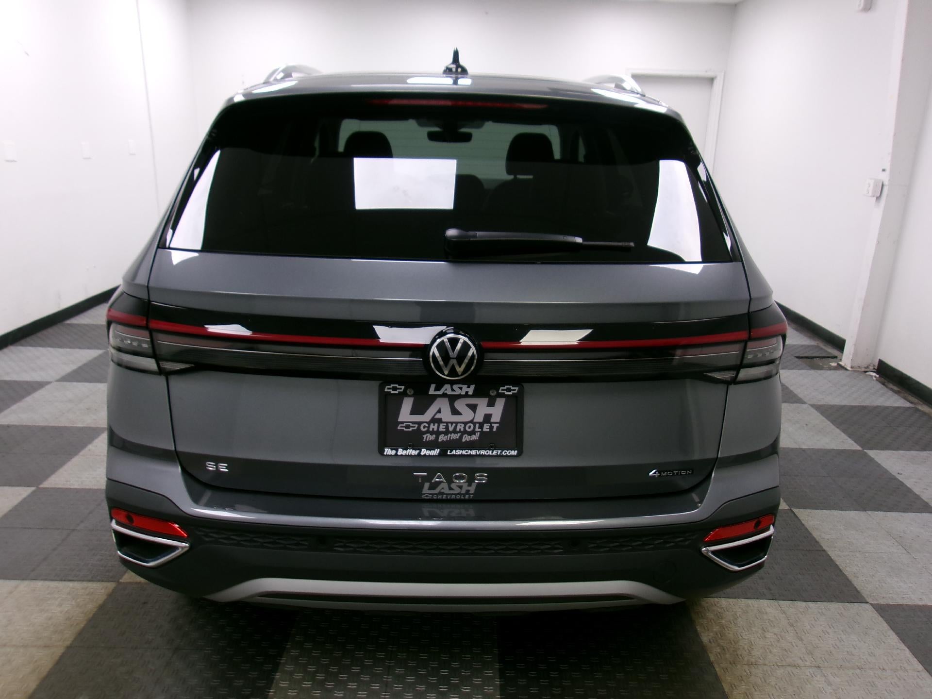 2025 Volkswagen Taos SE 4MOTION