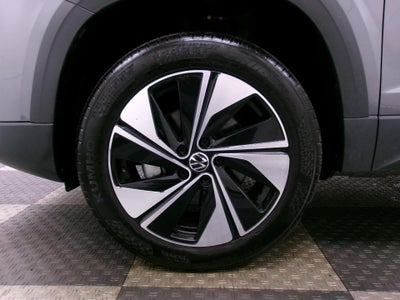 2025 Volkswagen Taos SE 4MOTION