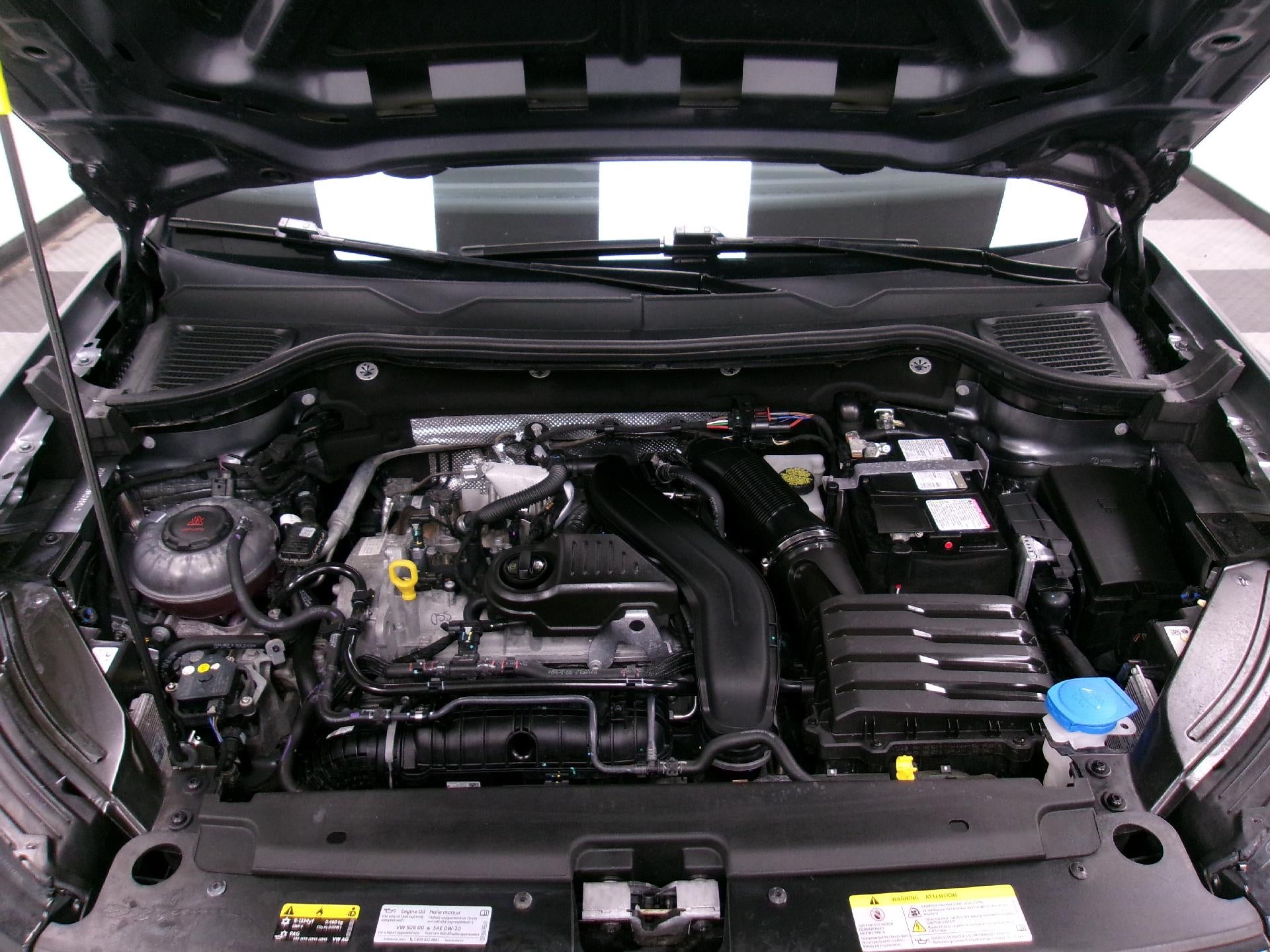 2025 Volkswagen Taos SE 4MOTION