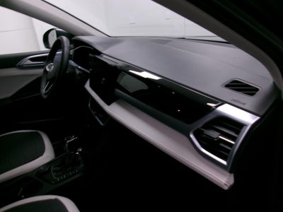 2025 Volkswagen Taos SE 4MOTION