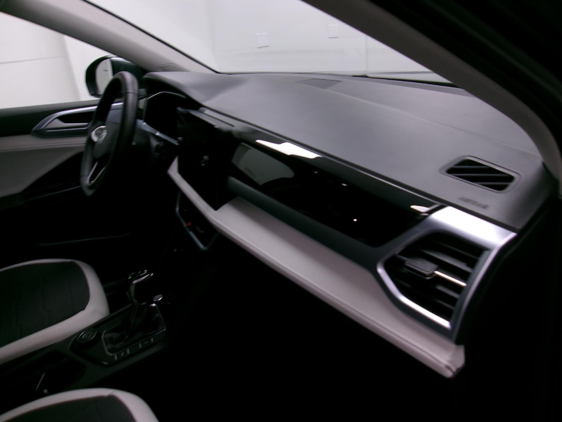 2025 Volkswagen Taos SE 4MOTION