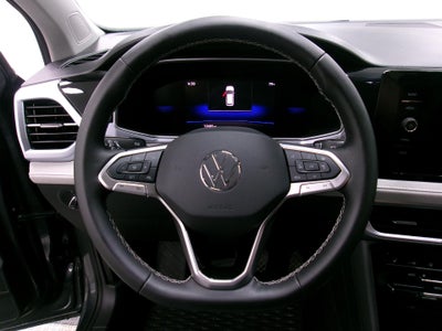 2025 Volkswagen Taos SE 4MOTION