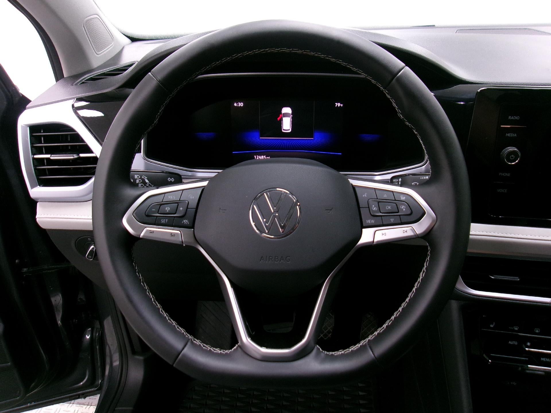 2025 Volkswagen Taos SE 4MOTION
